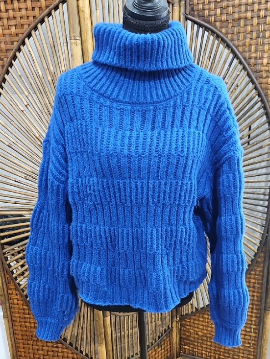 new in Sweaters - NEW IN Blue Turtleneck Ribbed Knit Women's Sweater. Size S